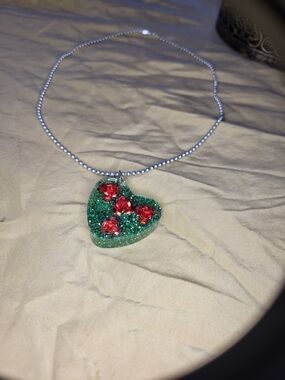 Whimisical, Hand-made Shining Red Roses In A Sparkling Green Glitter "Hedge!"❤️